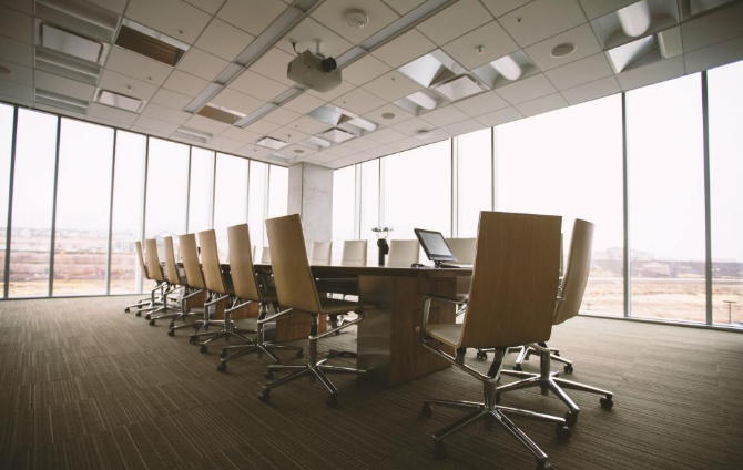 辦公室裝修會議室設(shè)計(jì)落地窗的優(yōu)勢與劣勢分析 辦公室裝修會議室設(shè)計(jì)落地窗的優(yōu)勢與劣勢分析