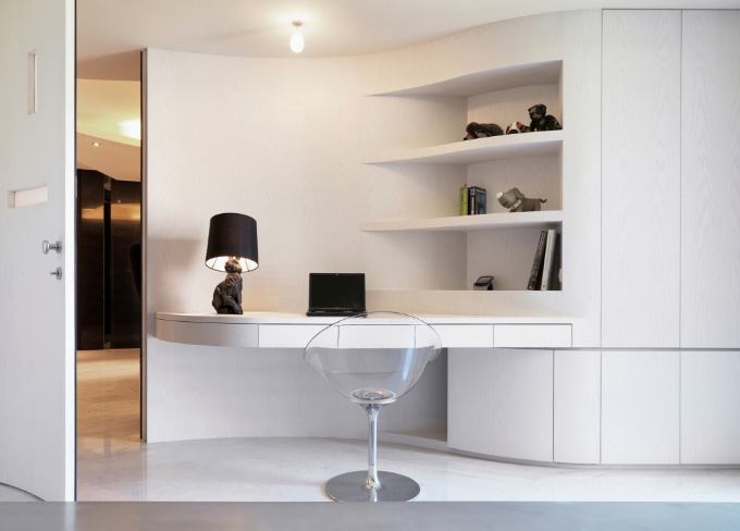 上海辦公室裝修是否可以選擇玻璃桌子 上海辦公室裝修是否可以選擇玻璃桌子