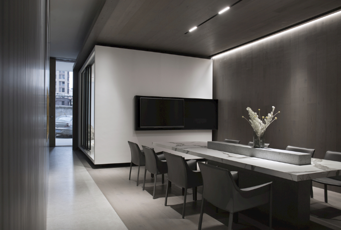 科技風(fēng)辦公室裝修設(shè)計:打造未來感與實用性的完美結(jié)合