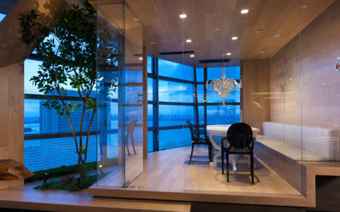 深棕色木柜子，打造辦公室裝修裝修新風(fēng)尚！