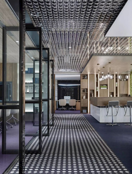 上海辦公室裝修設(shè)計(jì)：如何選購(gòu)雕塑擺件，打造獨(dú)特辦公空間！